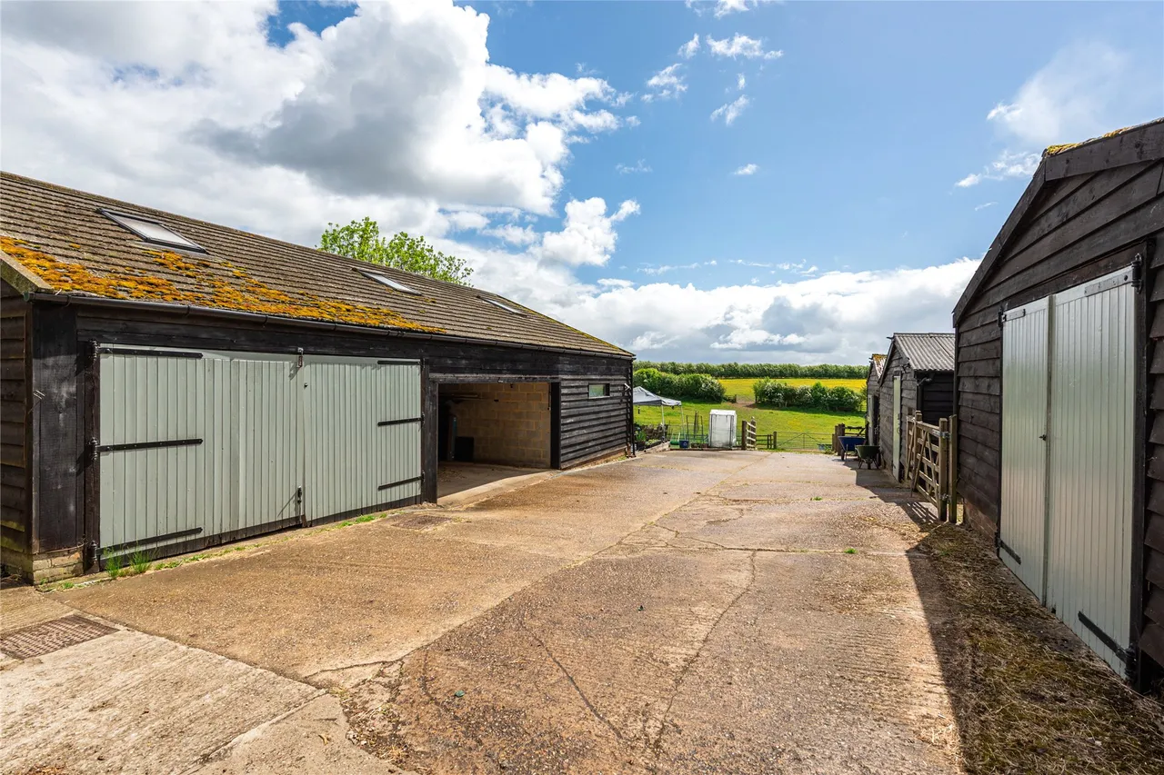 Cholesbury Road, Cholesbury, HP23, photo 17
