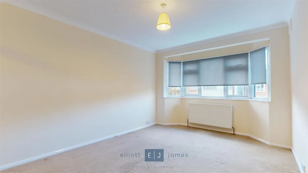 Dacre Gardens, Chigwell, photo 4