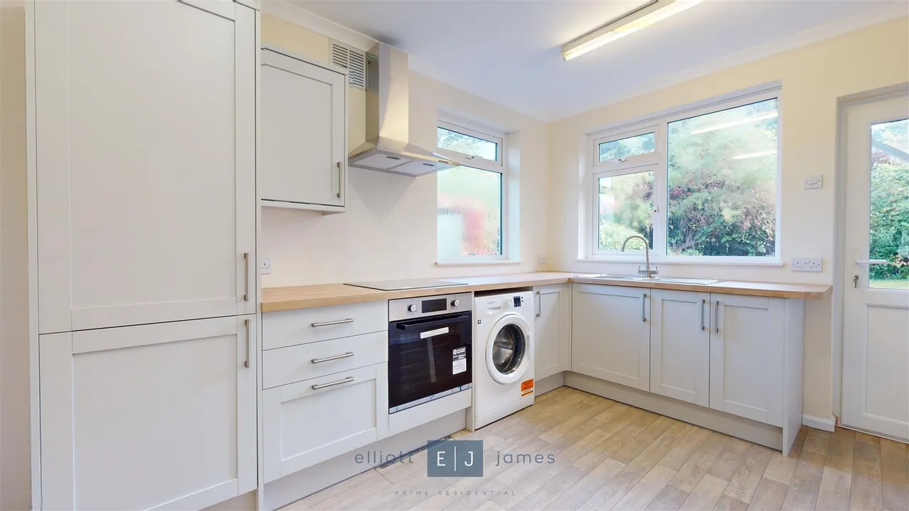 Dacre Gardens, Chigwell, photo 5