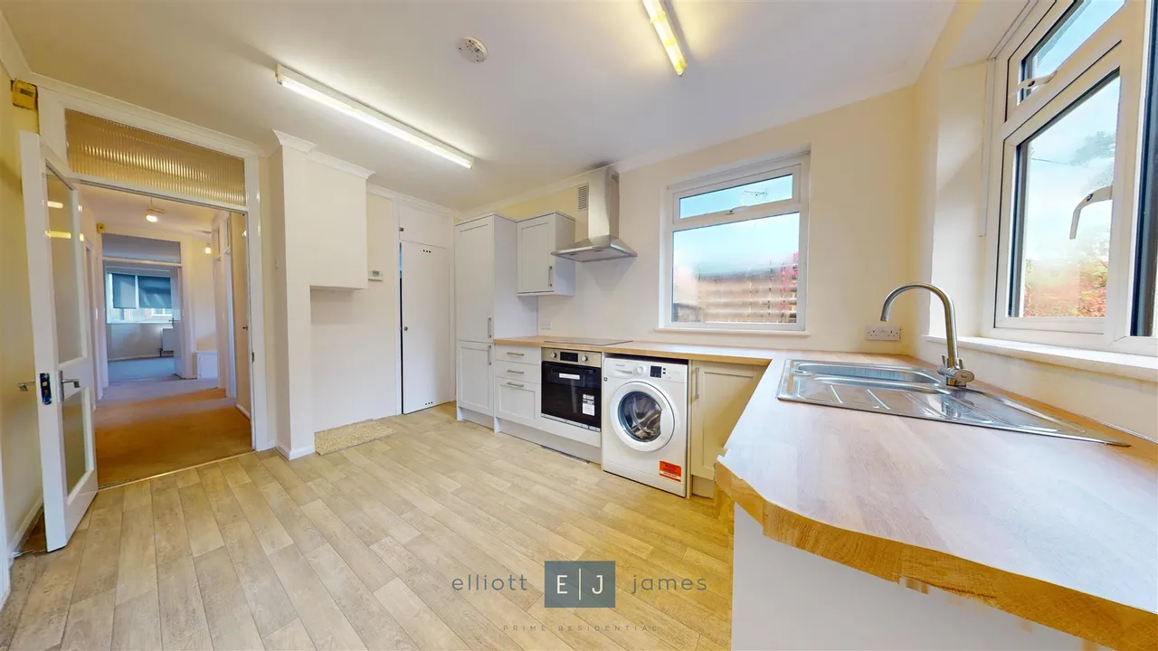 Dacre Gardens, Chigwell, photo 7