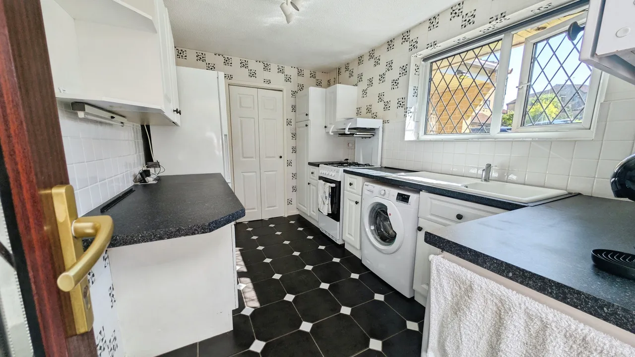 Knightswell Close, Cardiff, CF5 4NA, photo 9