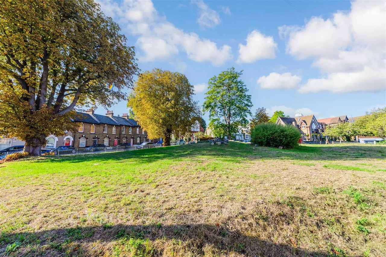 Christchurch Crescent, Gravesend, DA12, photo 12