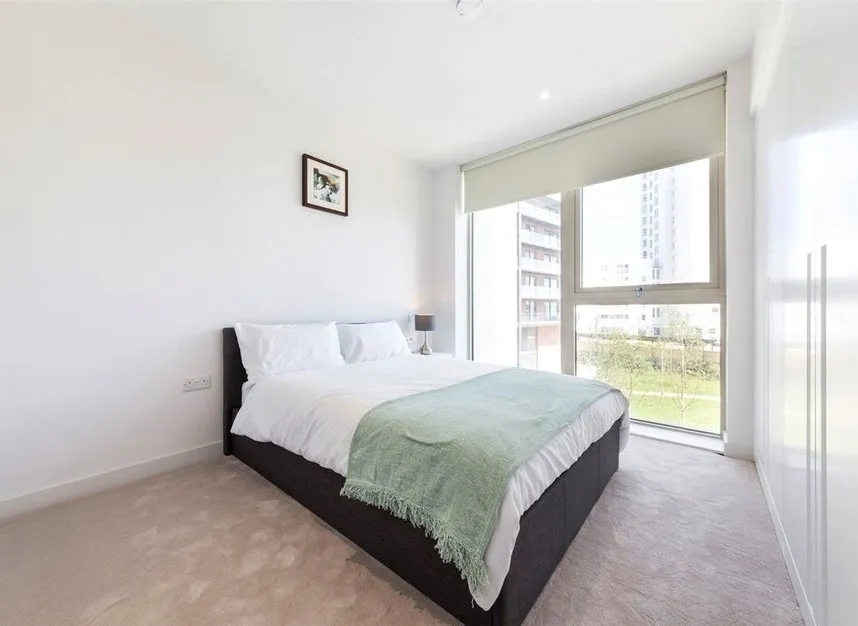 Admiralty Avenue, Royal Wharf, E16, photo 6