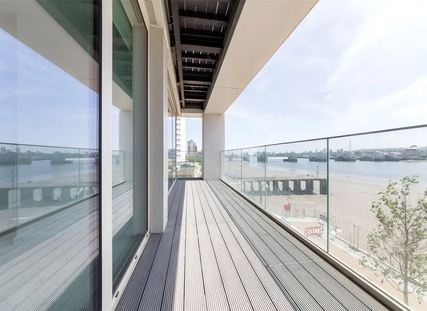 Admiralty Avenue, Royal Wharf, E16, photo 8