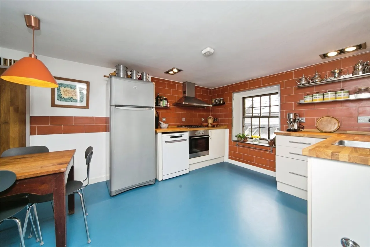 Bank Place, Porthmadog, LL49, photo 3
