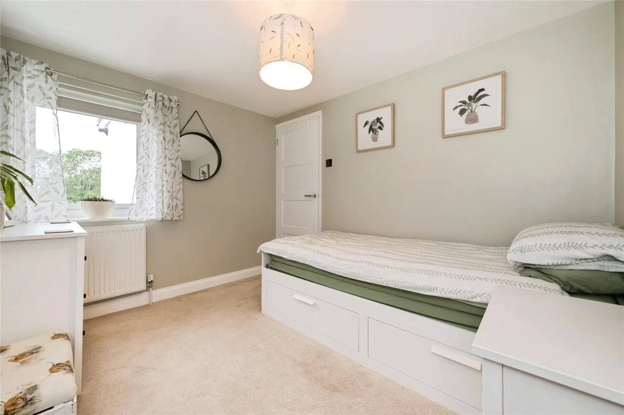 Woolston Road, Netley Abbey, SO31, photo 9