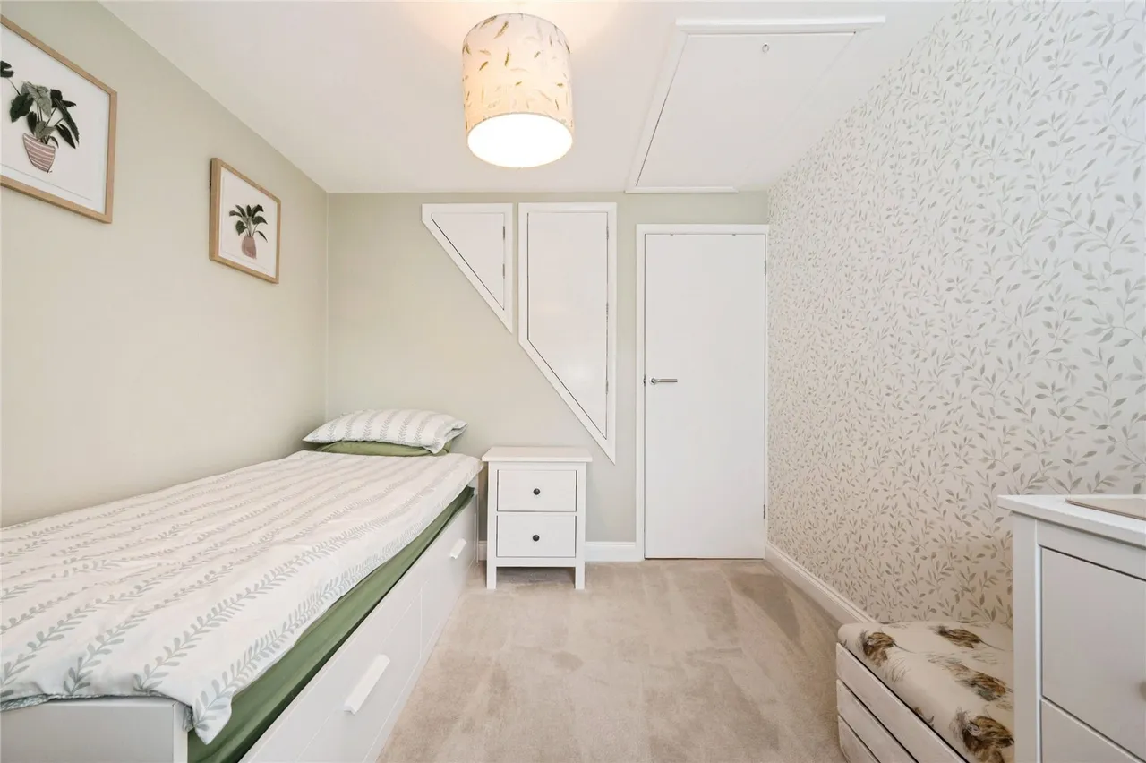 Woolston Road, Netley Abbey, SO31, photo 10