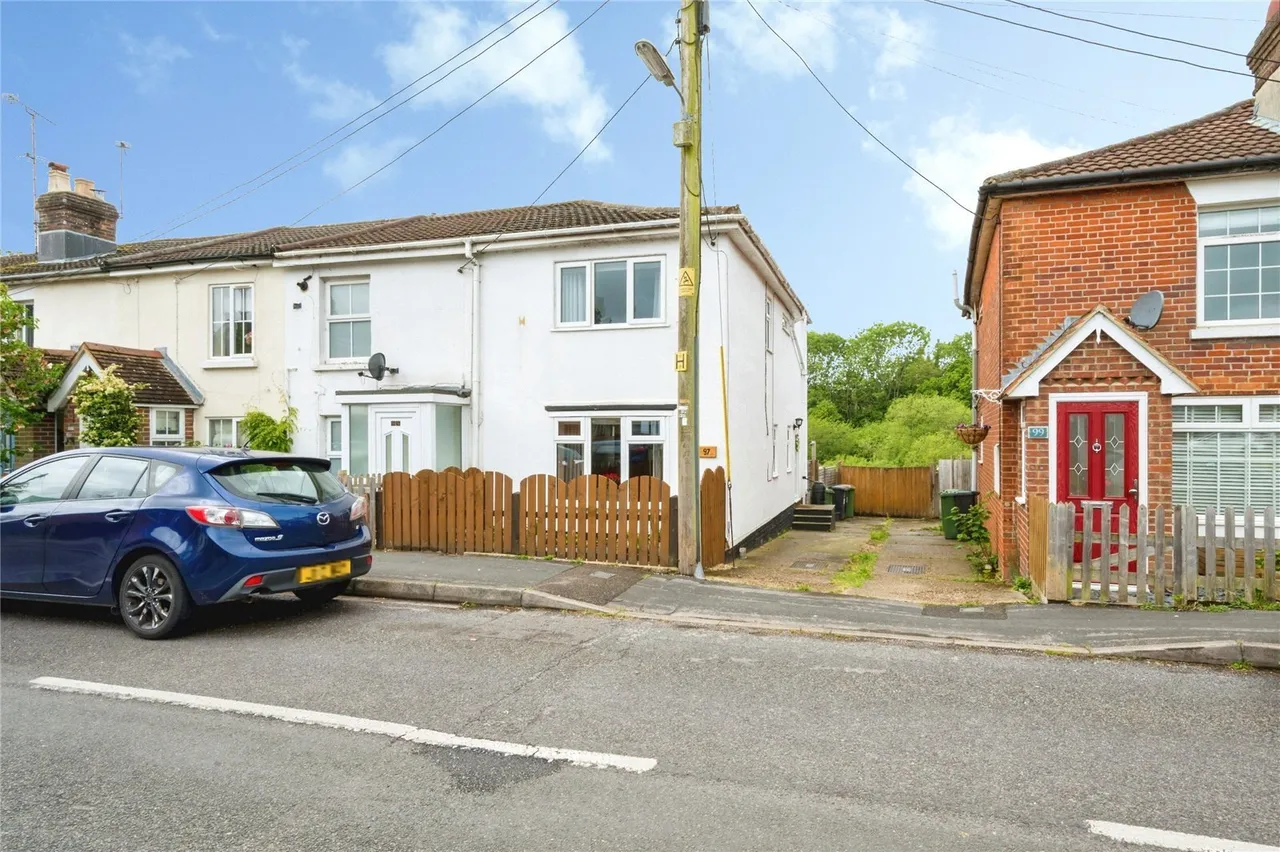 2 bed house for sale, Woolston Road, Netley Abbey, SO31