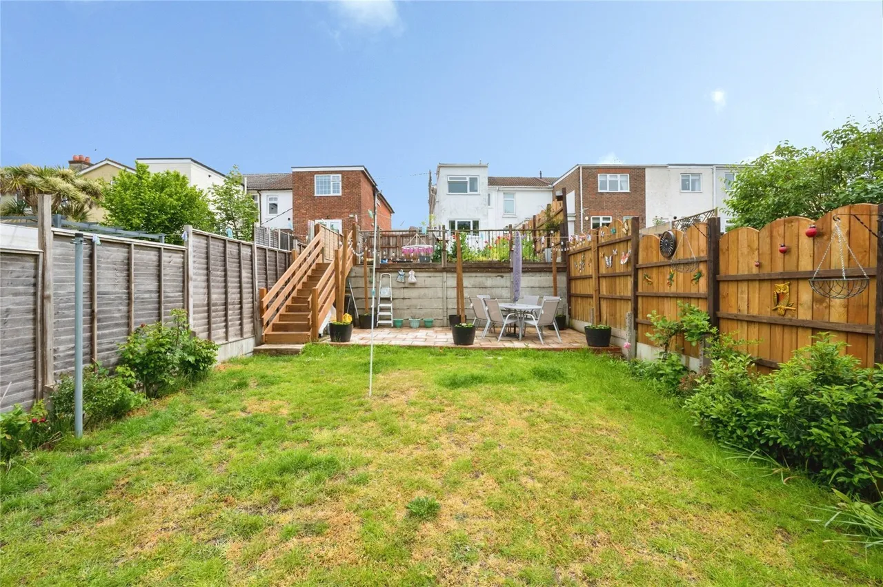 Woolston Road, Netley Abbey, SO31, photo 6