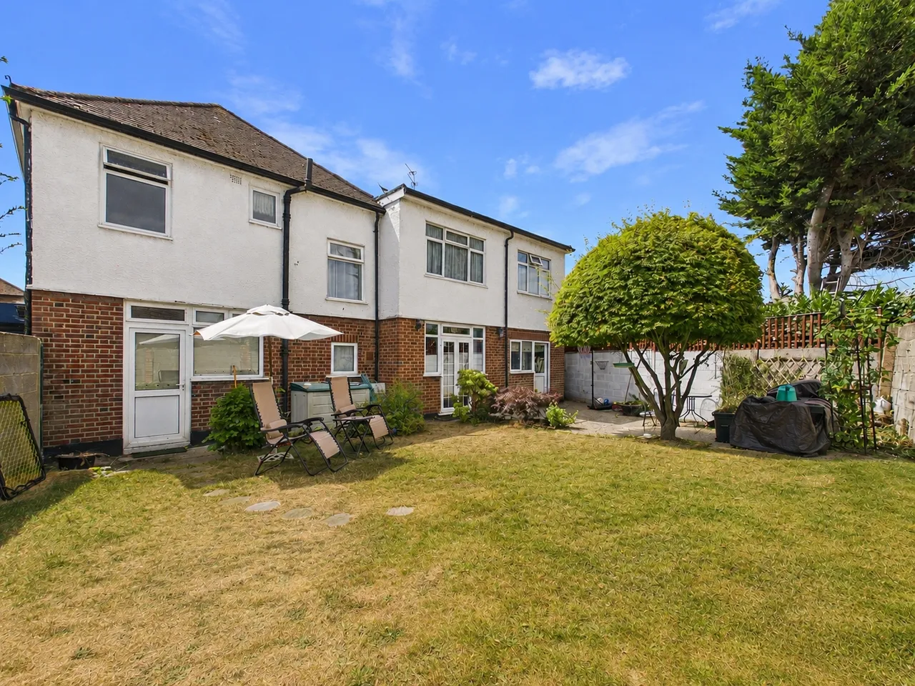 Gables Avenue, Ashford, TW15, photo 3