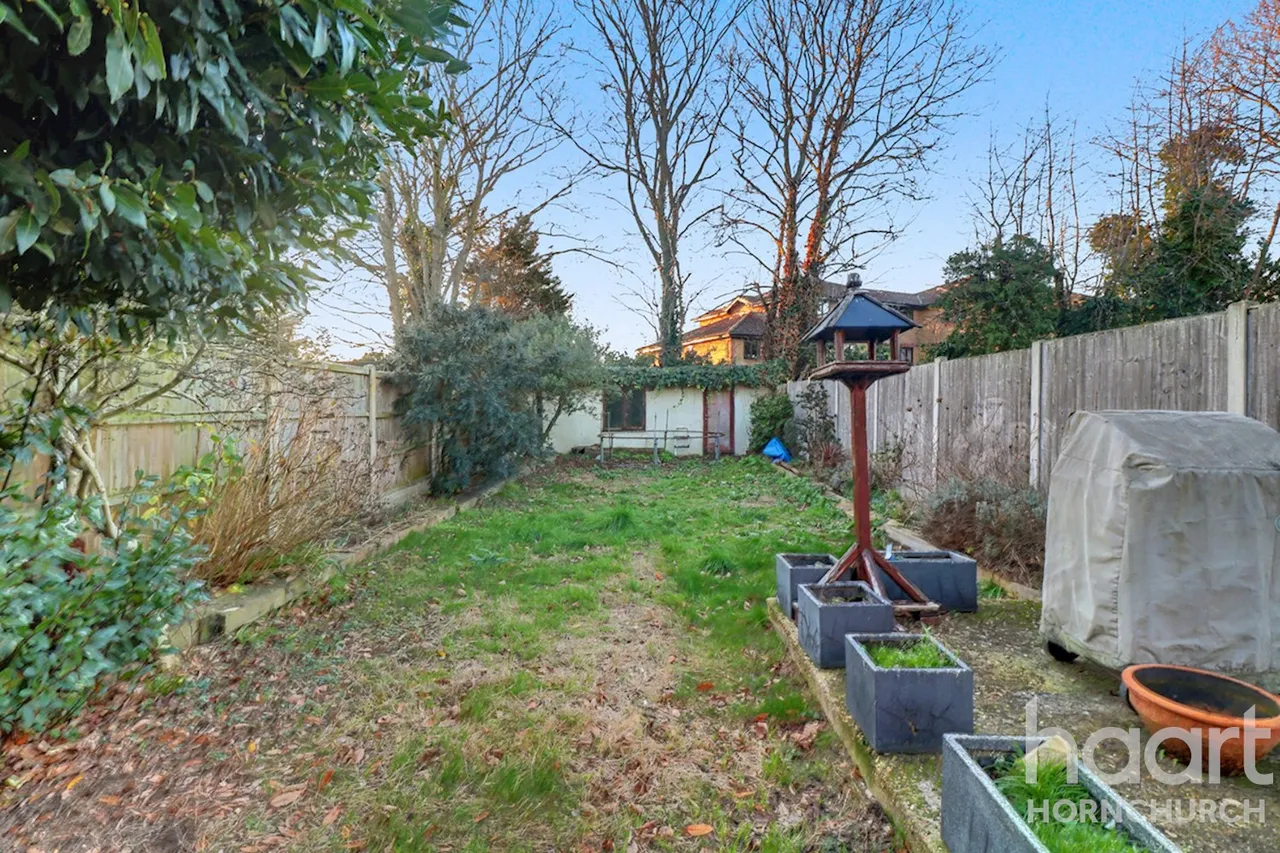 Crystal Avenue, Hornchurch, RM12, photo 7