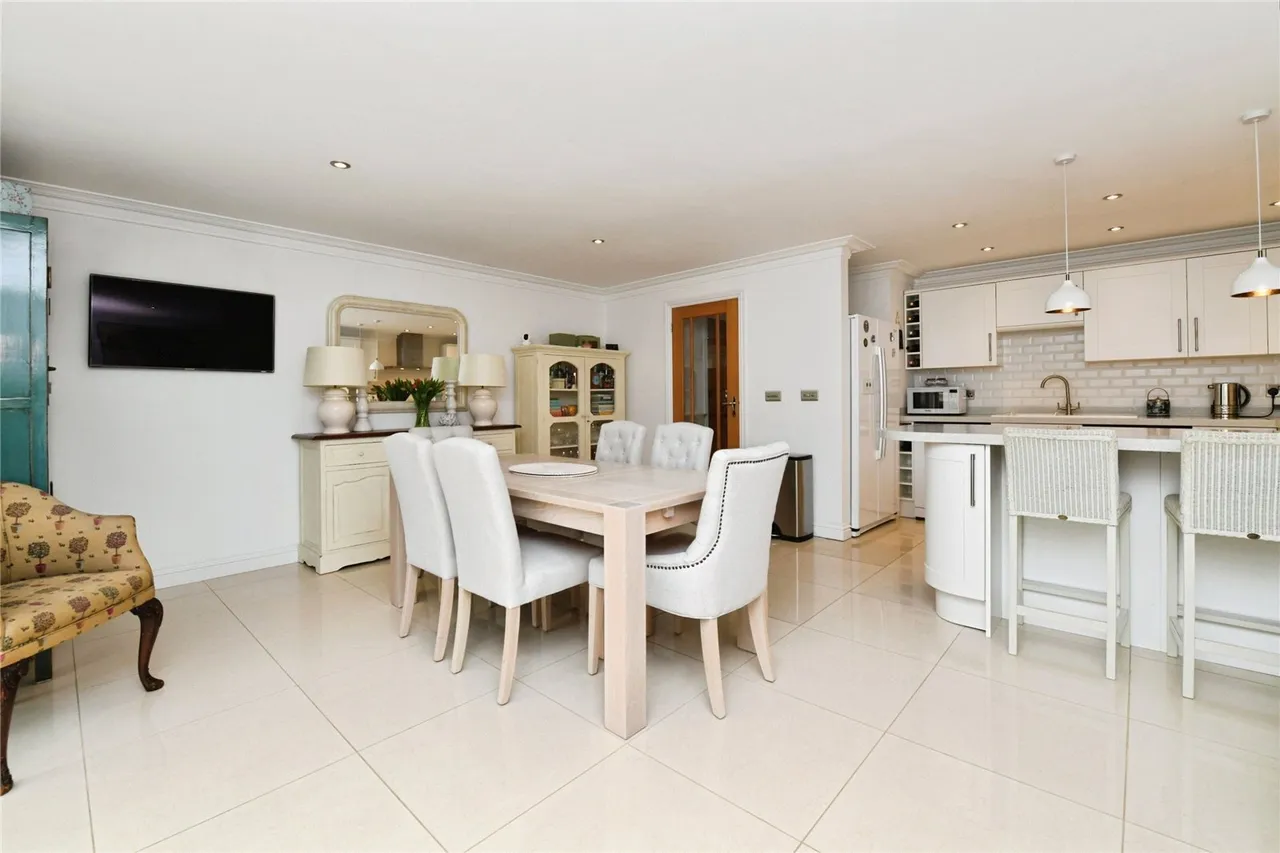 Ashford Avenue, Brentwood, Essex, CM14, photo 5
