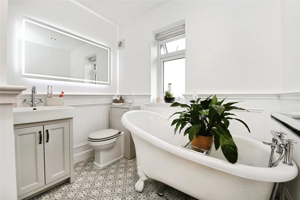 Ashford Avenue, Brentwood, Essex, CM14, photo 11