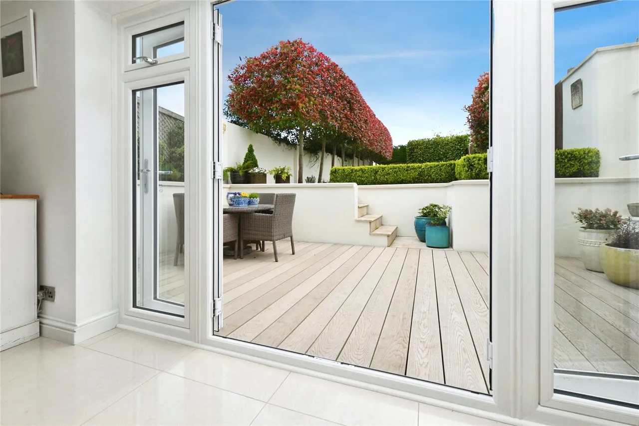 Ashford Avenue, Brentwood, Essex, CM14, photo 12