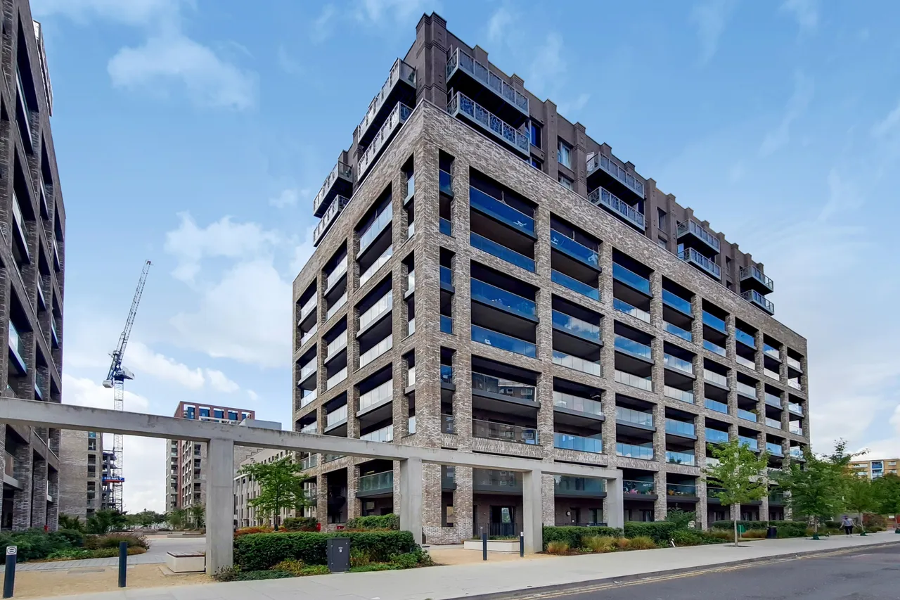 2 bed flat for sale, London, E13
