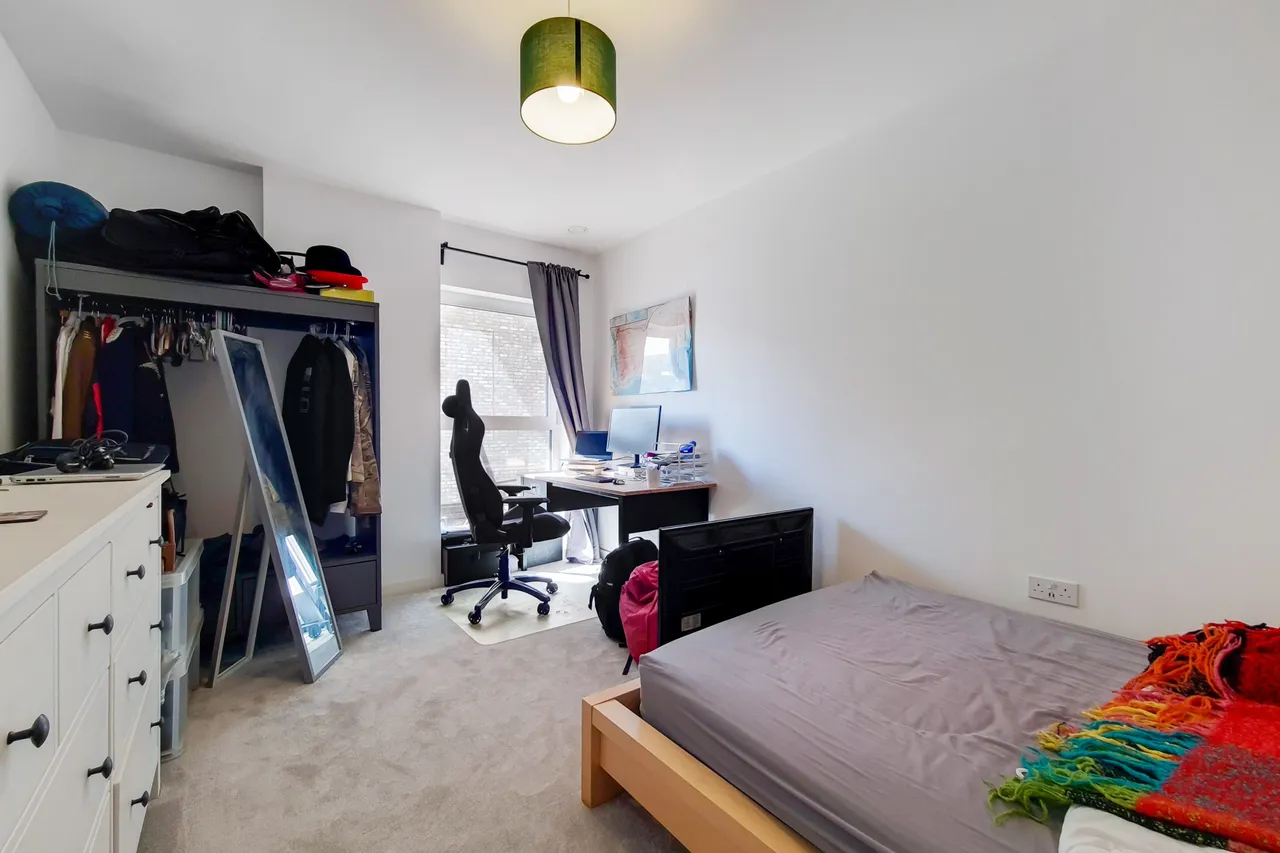 London, E13, photo 9