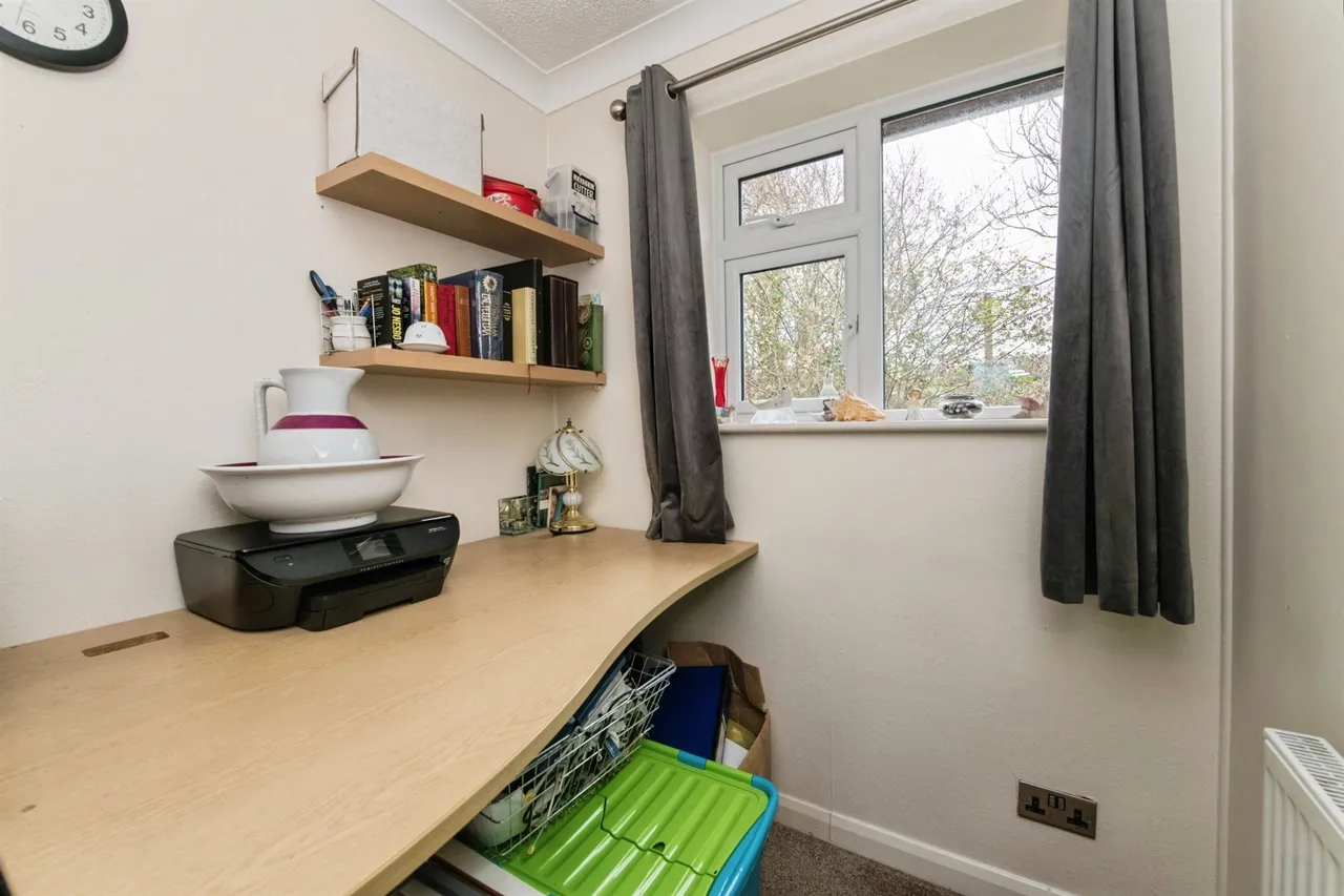 Cameron Close, Tiverton, photo 11