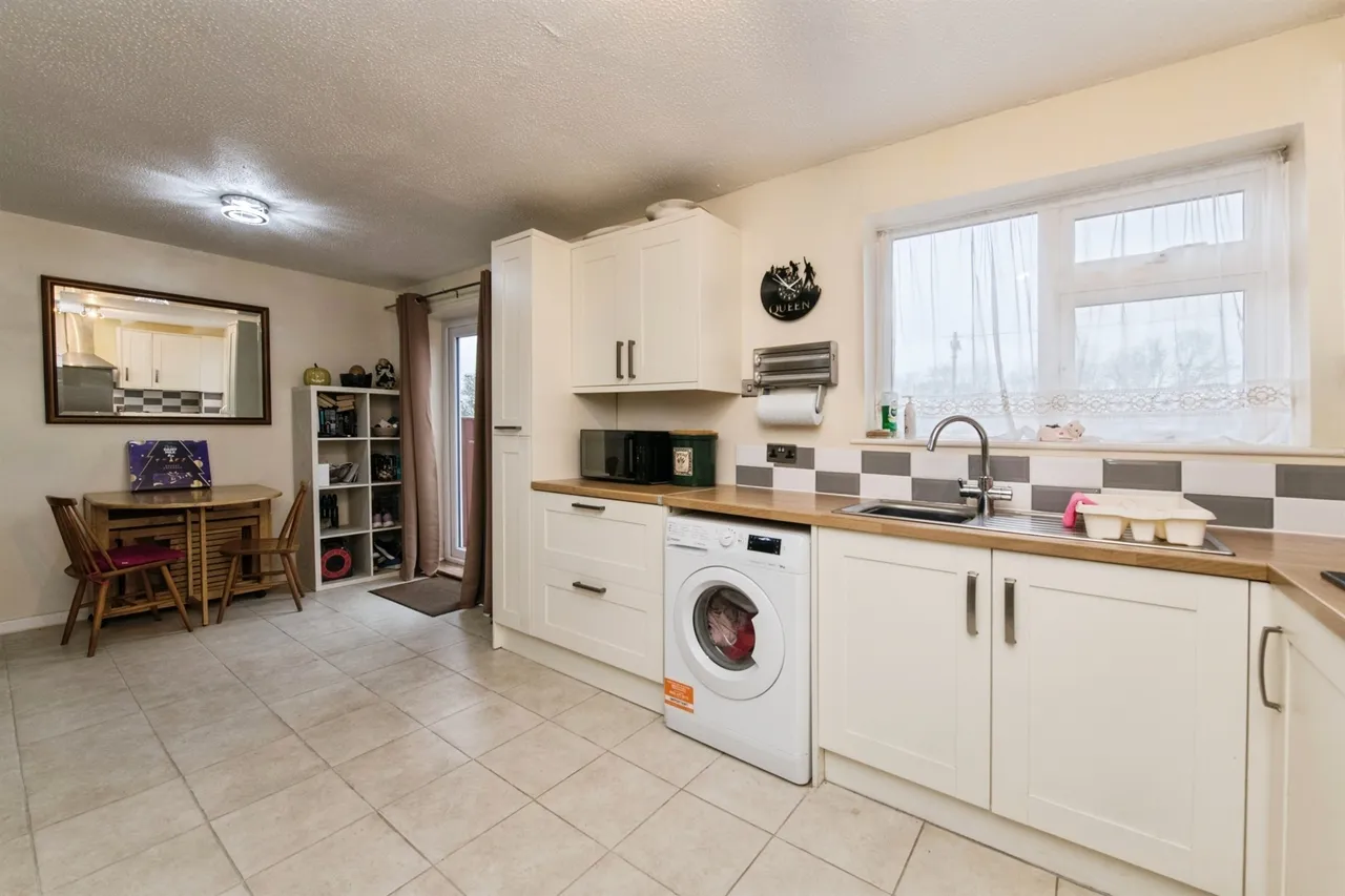 Cameron Close, Tiverton, photo 5