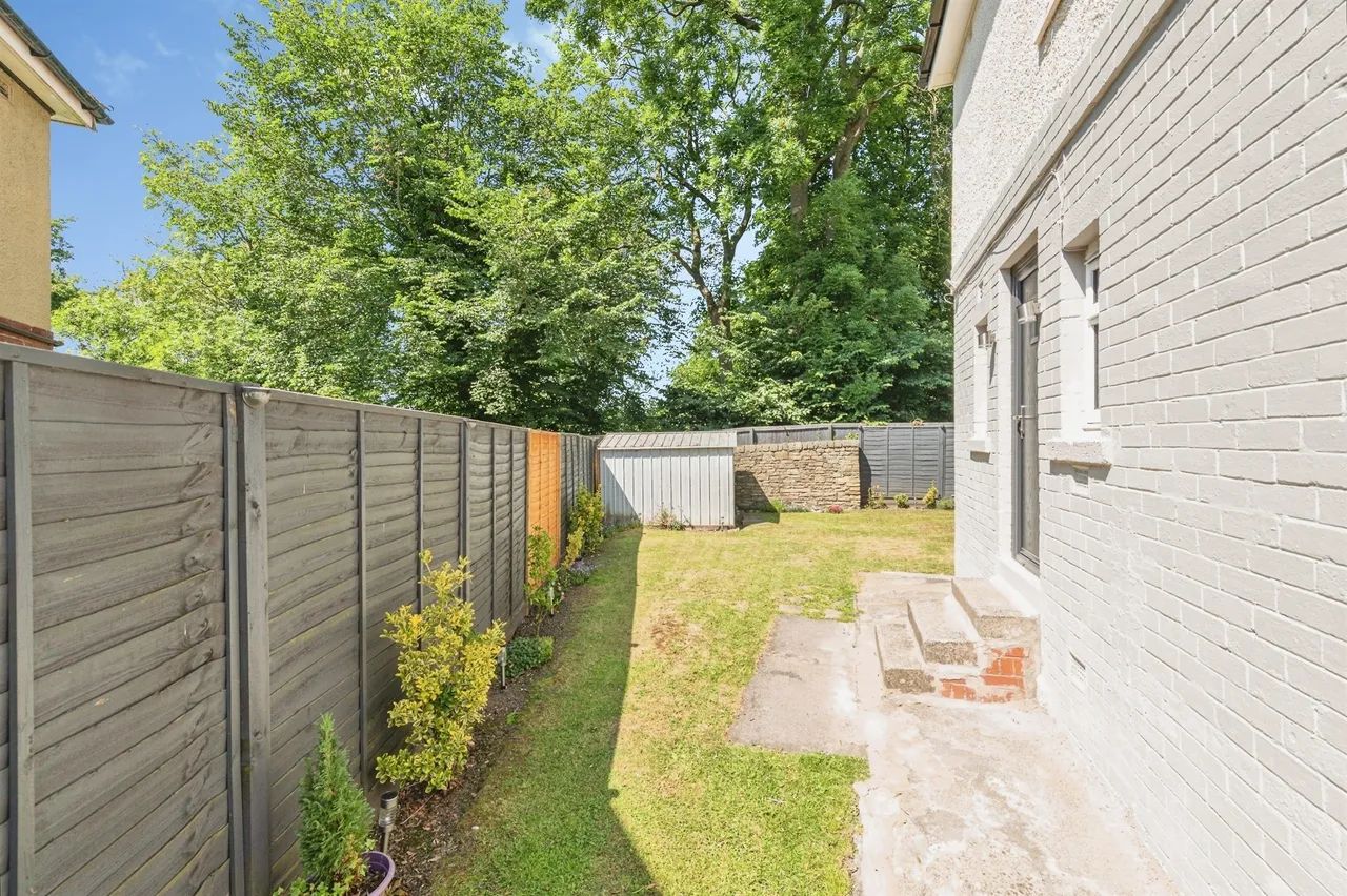 Shirley Crescent, Wyke, BD12, photo 7