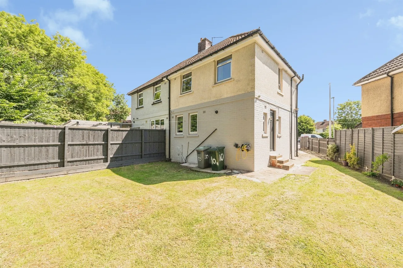 Shirley Crescent, Wyke, BD12, photo 9