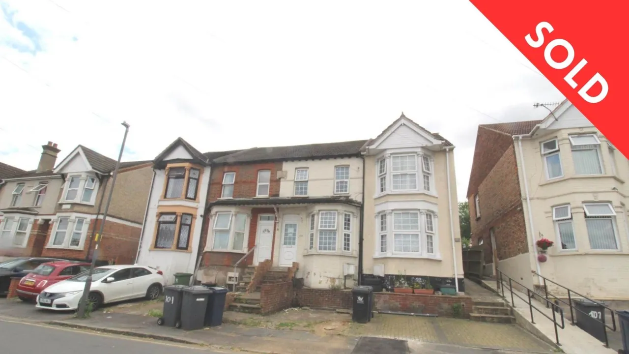 3 bed house for sale — Kitchener Road, High Wycombe, HP11 2SW