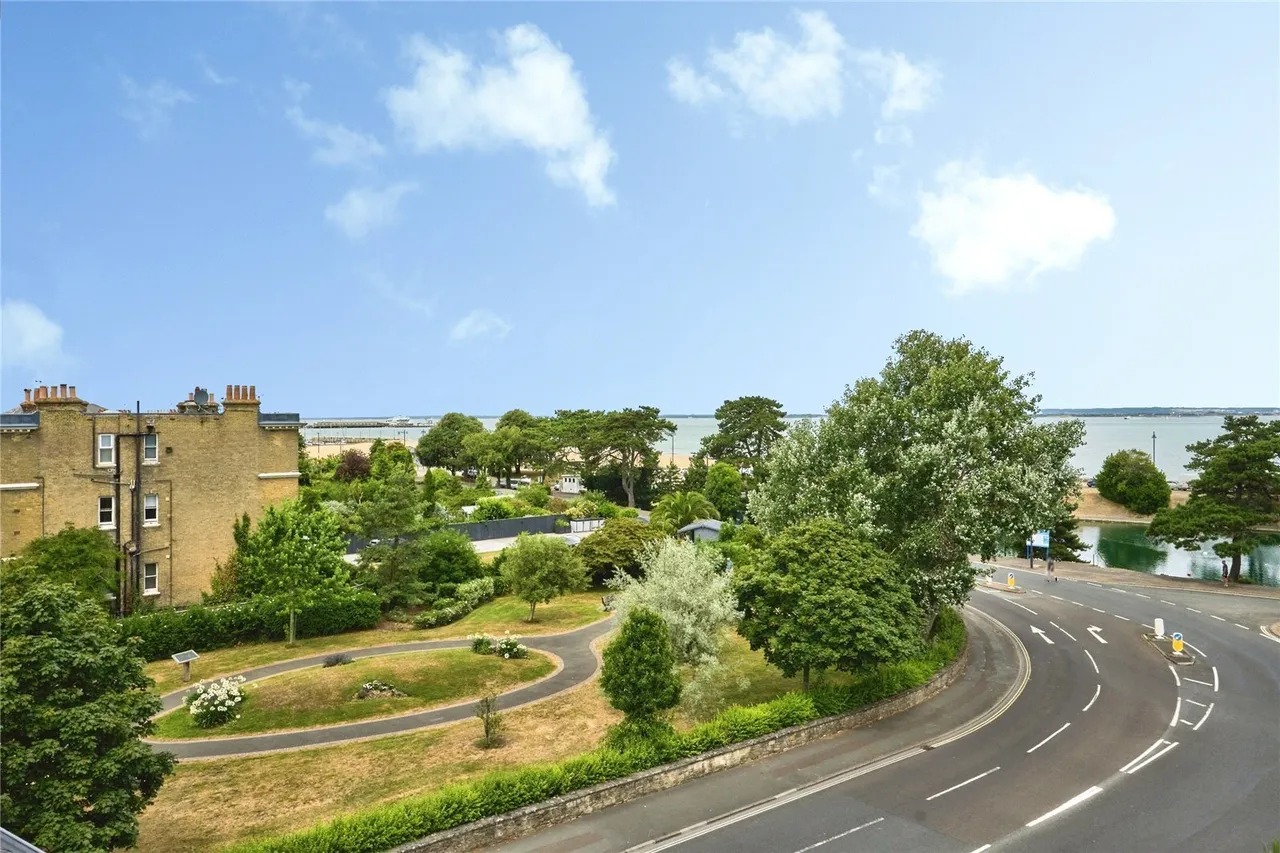 Appley Rise, Ryde, PO33, photo 6