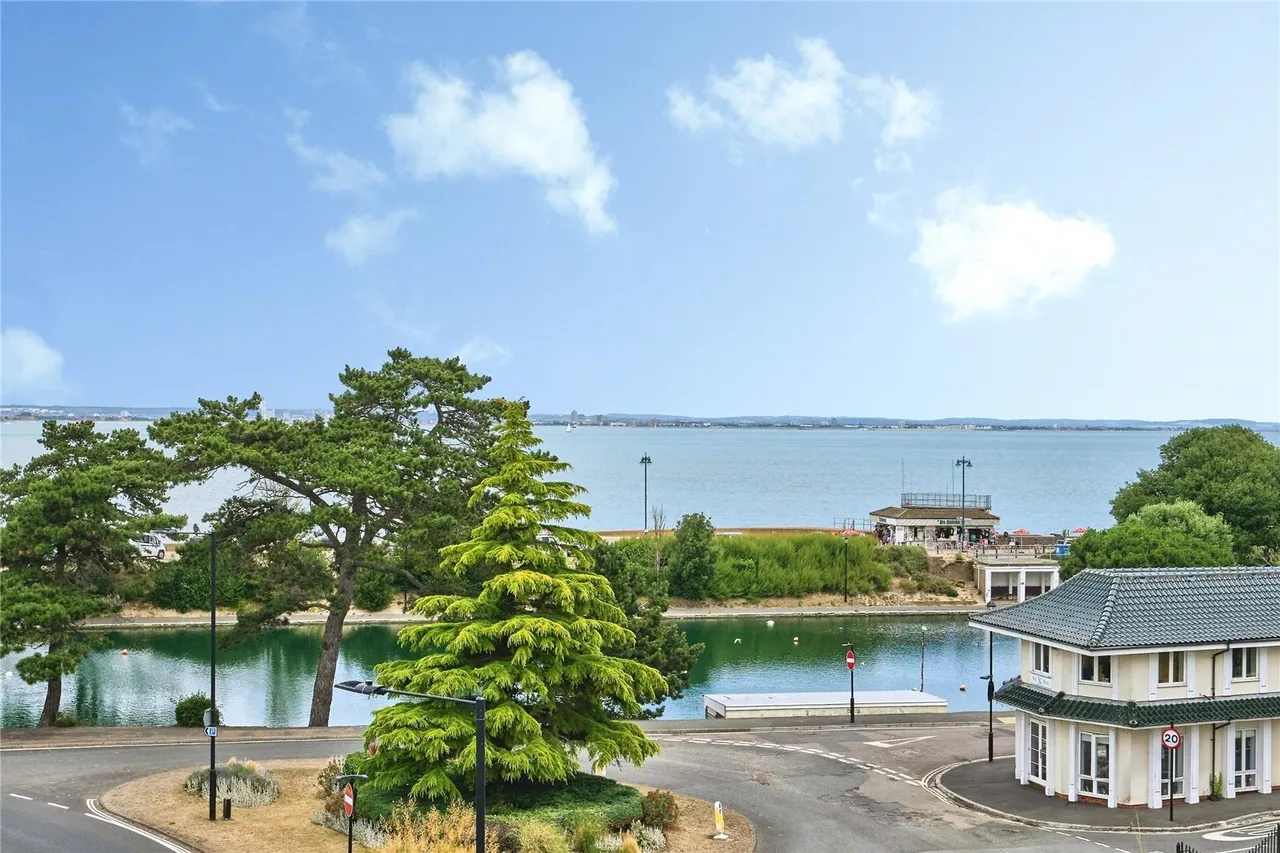 Appley Rise, Ryde, PO33, photo 2
