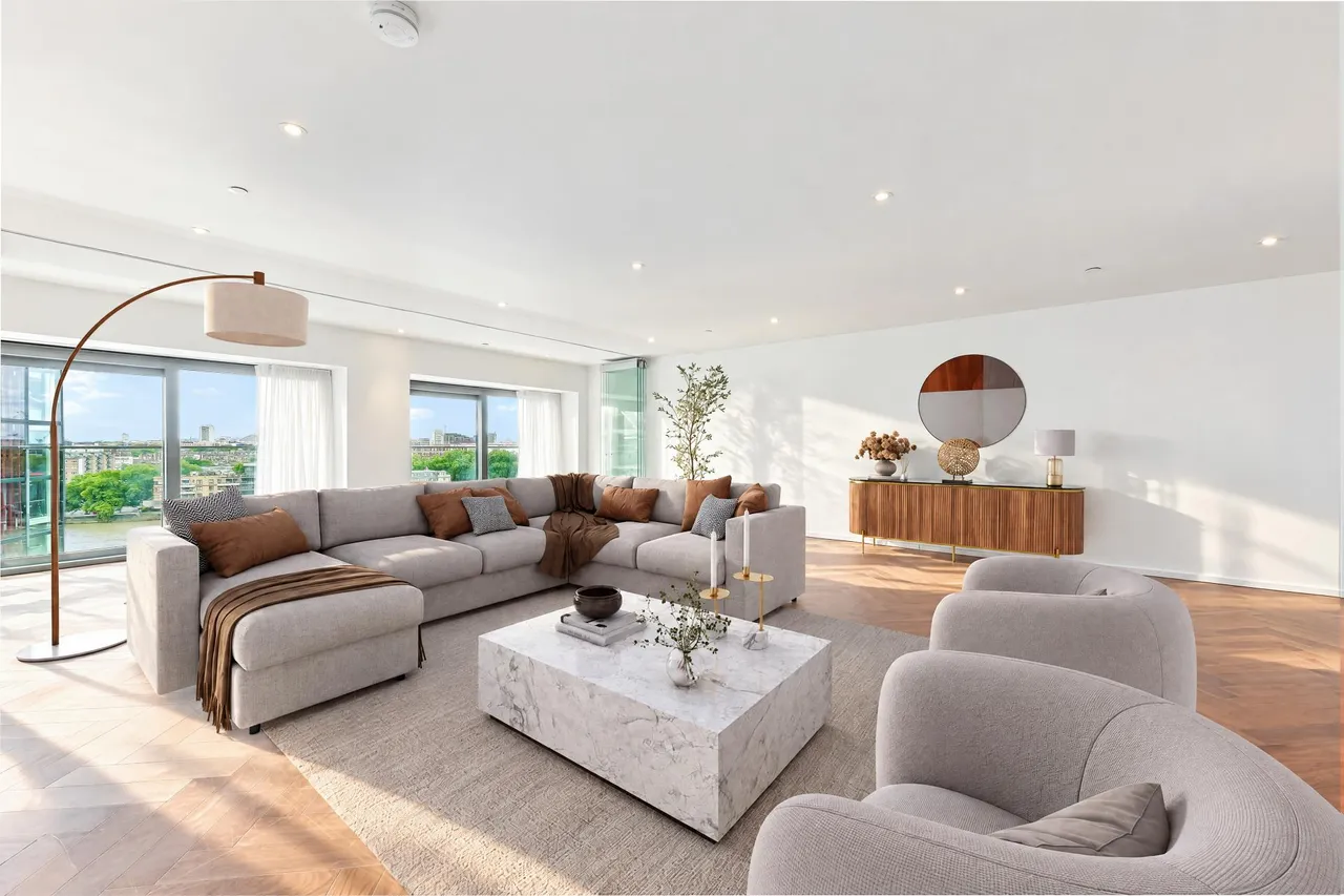 3 bed flat to rent, Embassy Gardens, London, SW11