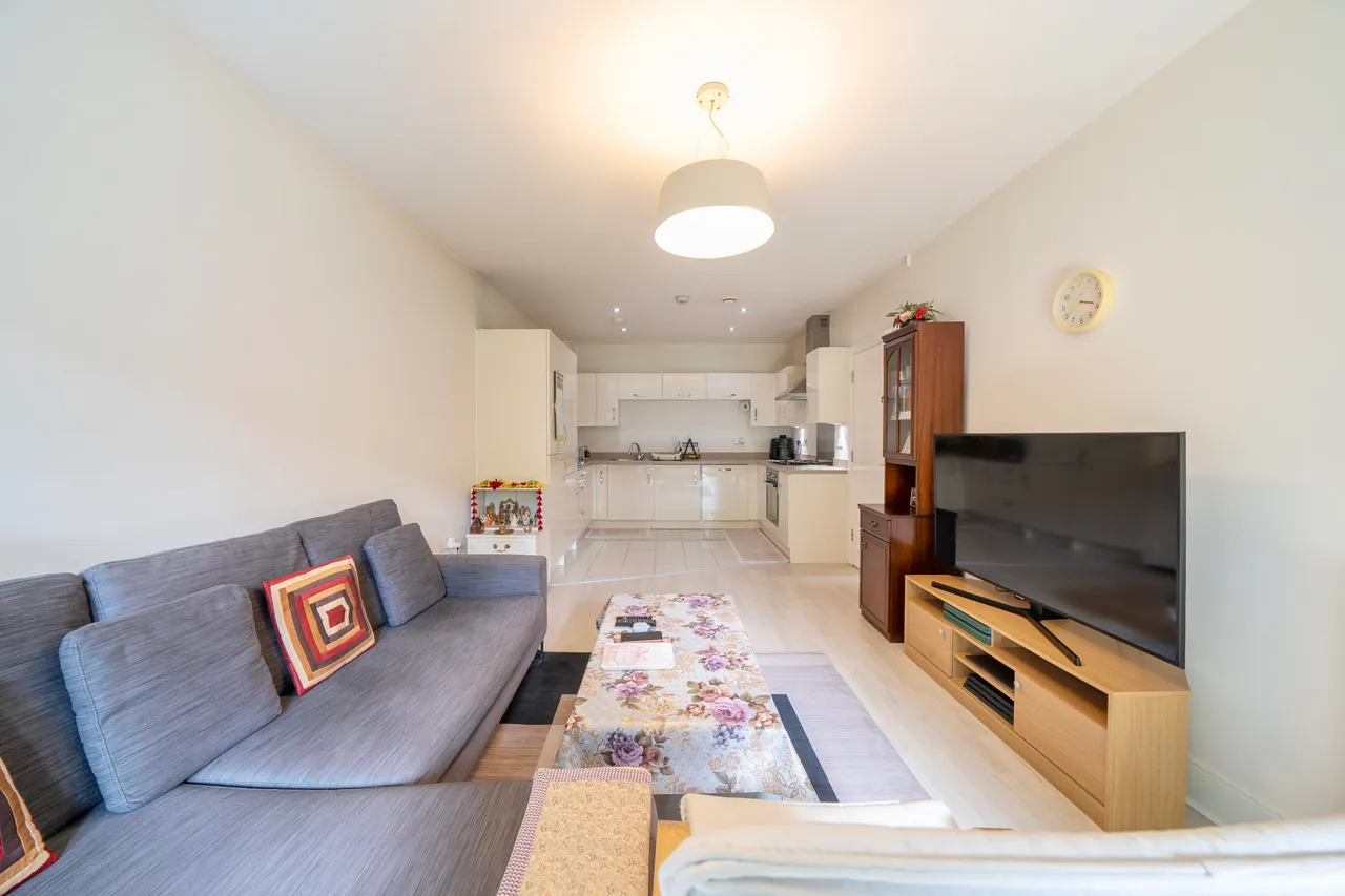 Fowler Way, Blenheim House, UB10, photo 5