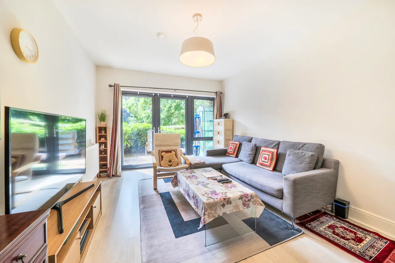 Fowler Way, Blenheim House, UB10, photo 6