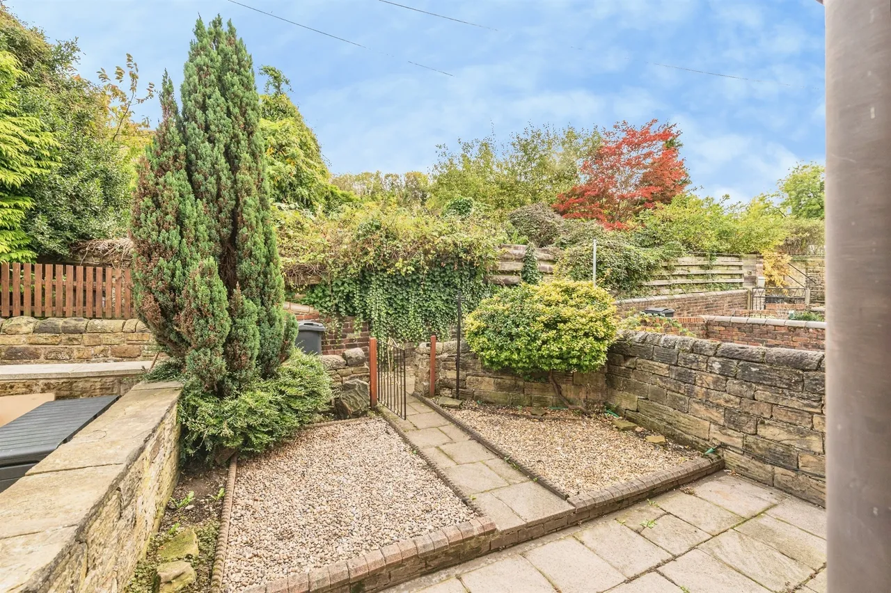 The Combs, Dewsbury, WF12, photo 3