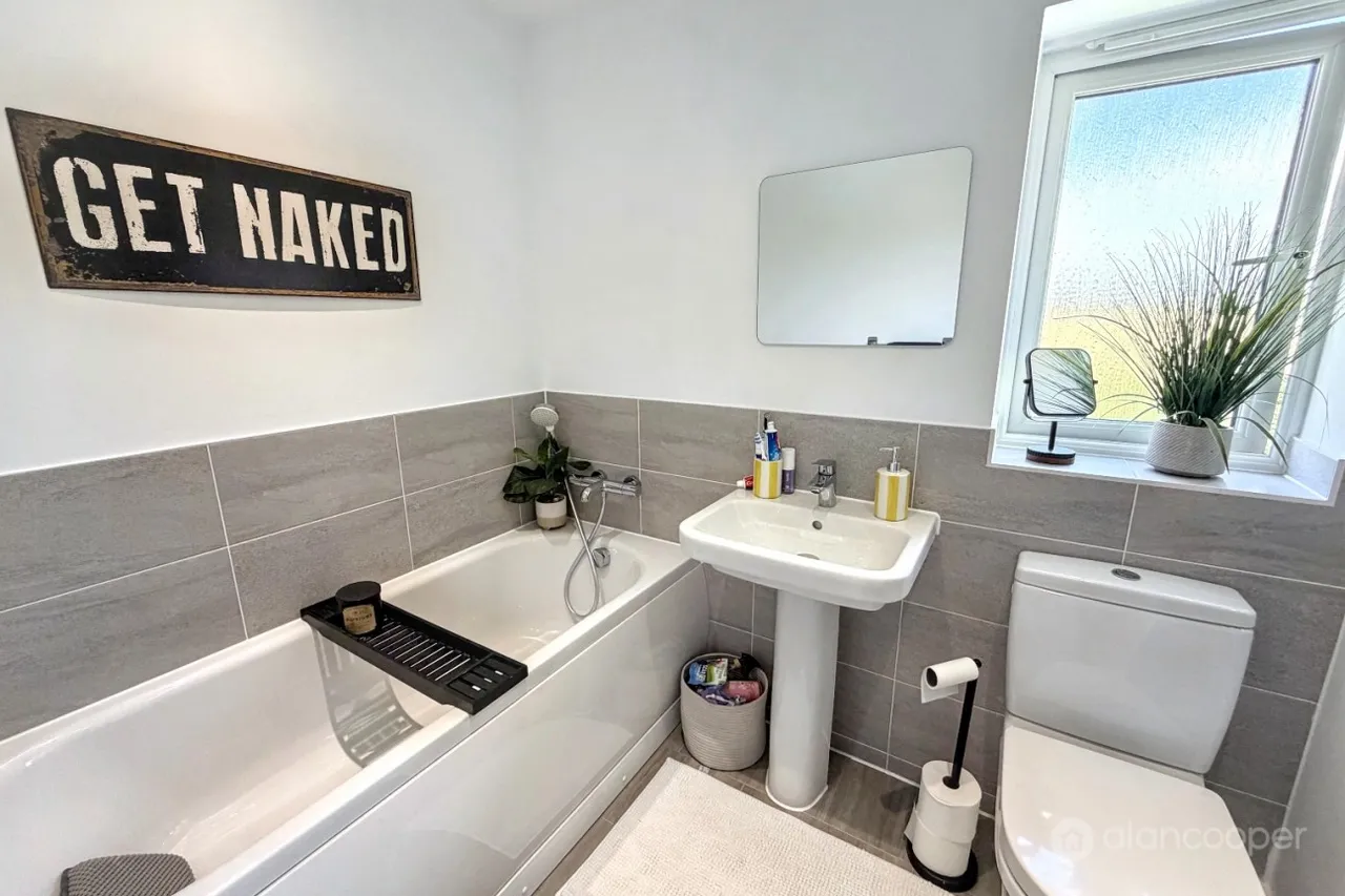 Russett Avenue, Manor Fields, CV11, photo 17