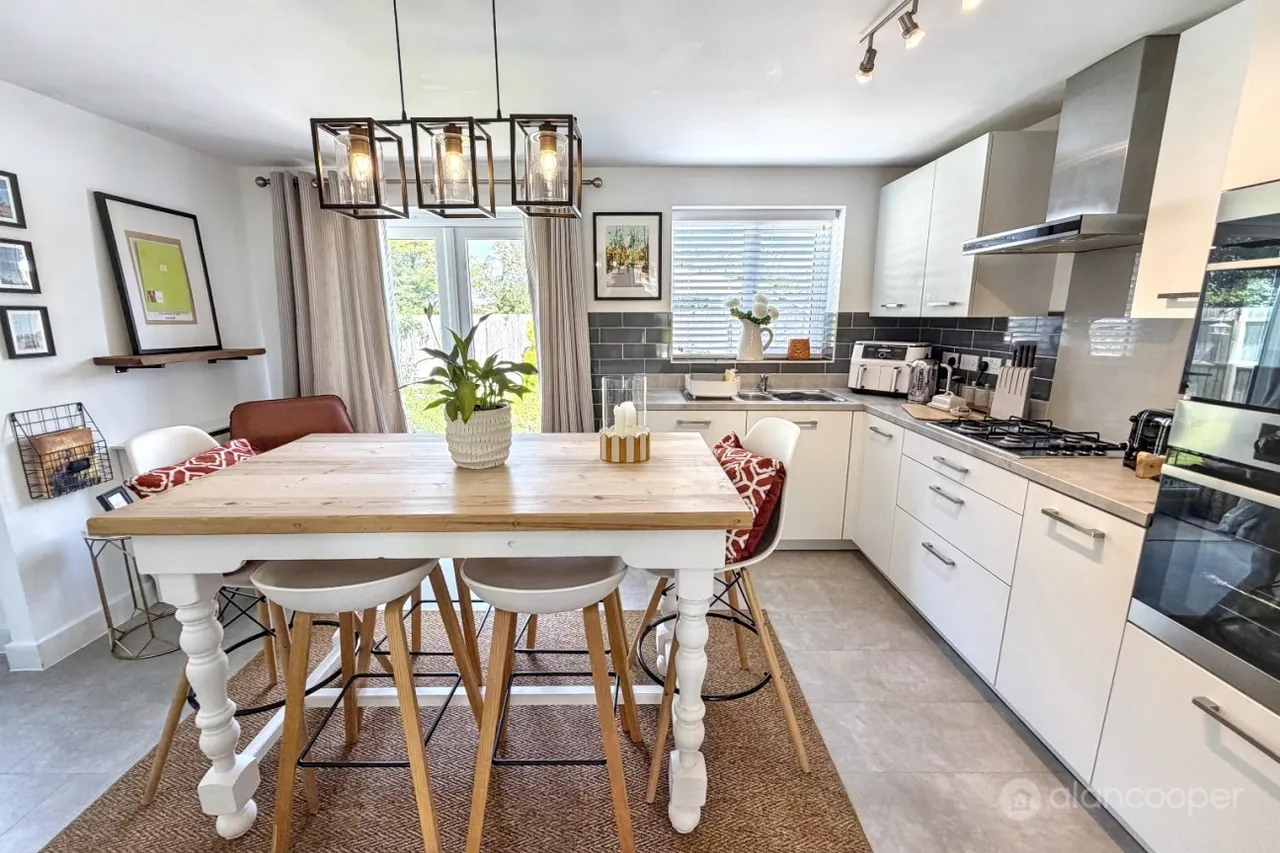 Russett Avenue, Manor Fields, CV11, photo 9