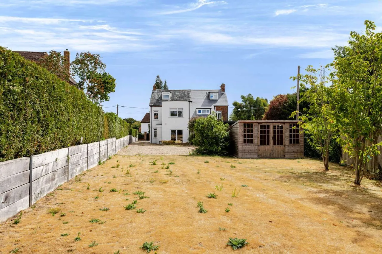 Village Road, Coleshill, Amersham, Buckinghamshire, HP7 0LG, photo 11