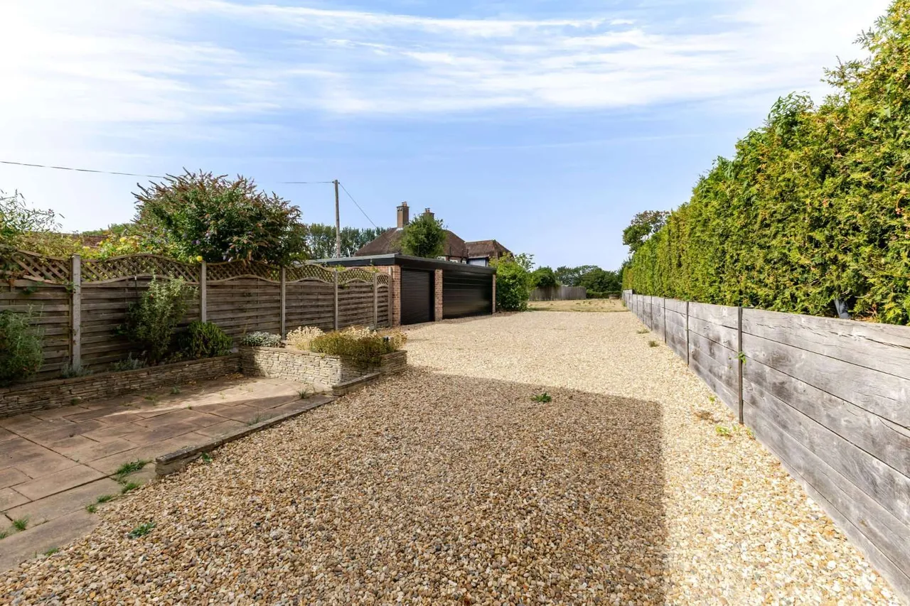 Village Road, Coleshill, Amersham, Buckinghamshire, HP7 0LG, photo 12