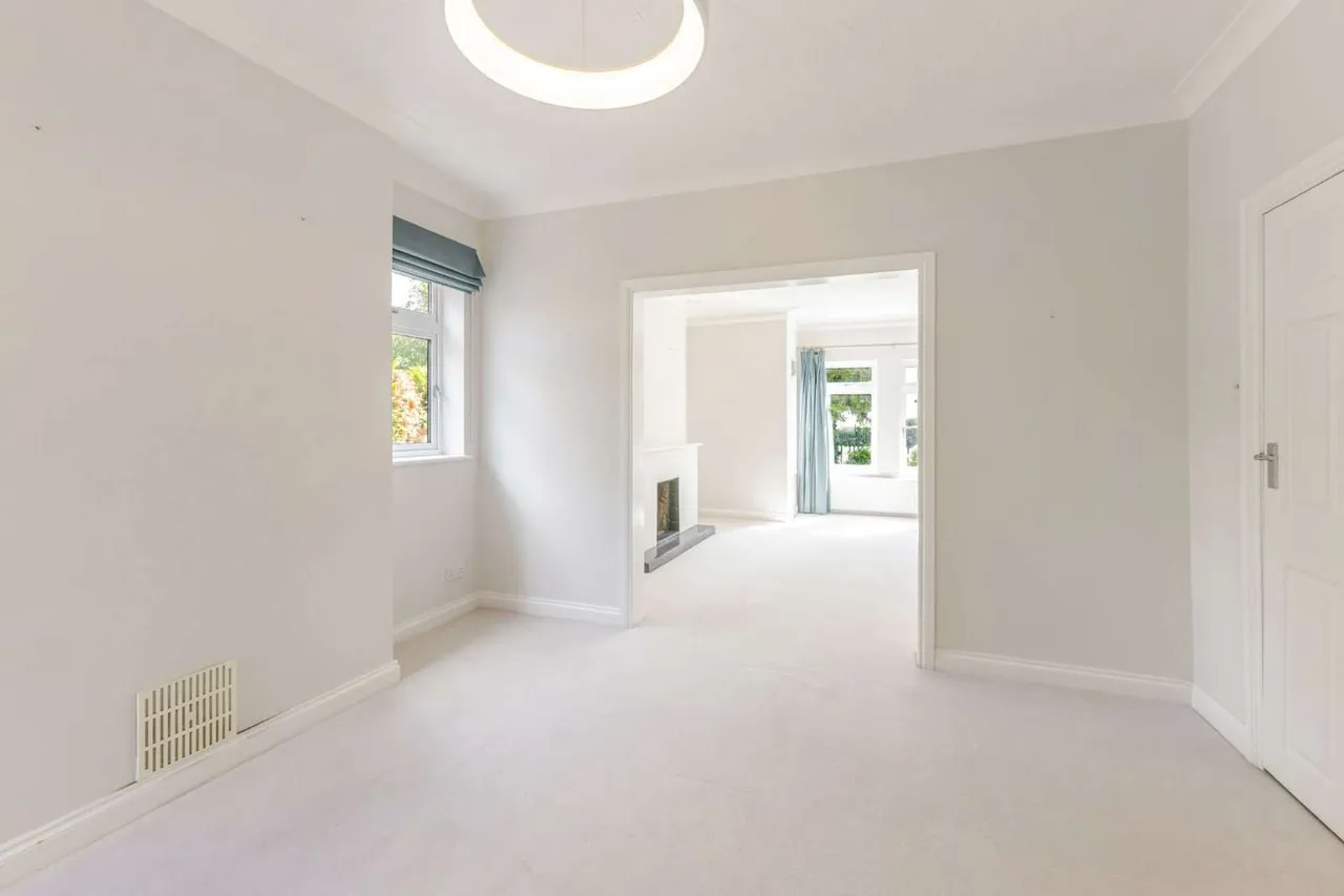 Village Road, Coleshill, Amersham, Buckinghamshire, HP7 0LG, photo 6