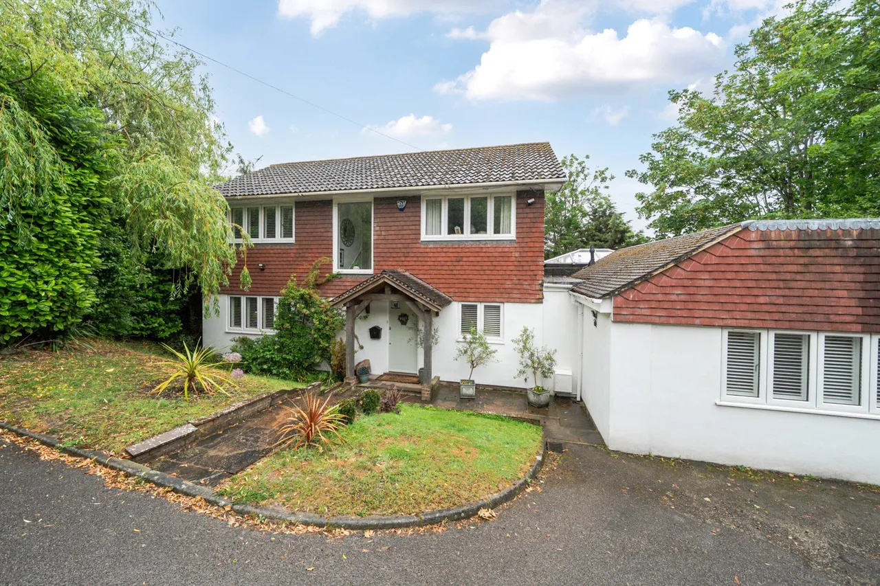 4 bed house for sale — Chelsfield Hill, Kent, BR6