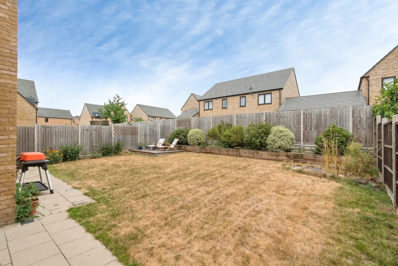 Larwood Drive, Stevenage, photo 2