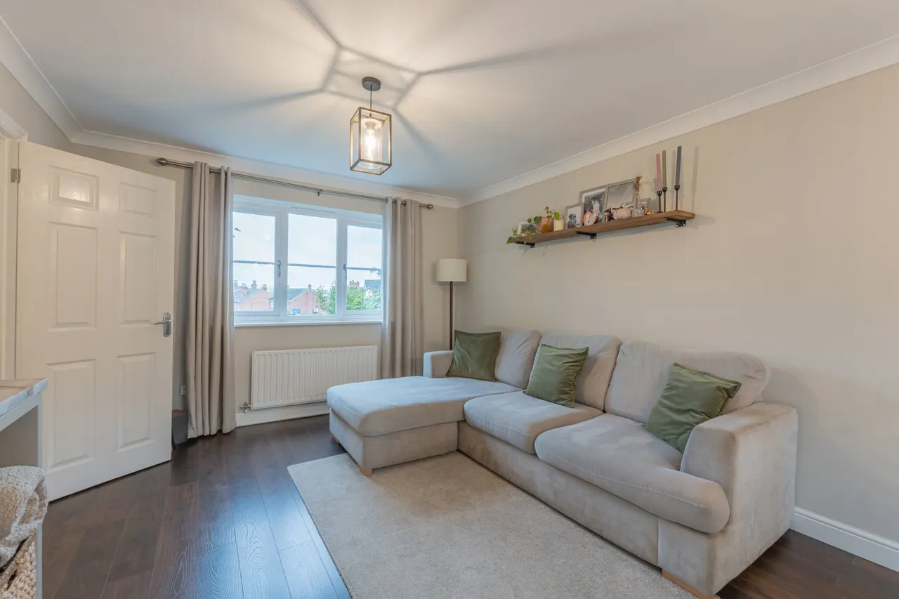 Old Vicarage Gardens, Studley, B80 7SG, photo 7