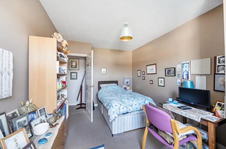 St. Marys Grove, Swindon, SN2, photo 19