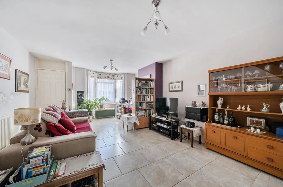St. Marys Grove, Swindon, SN2, photo 5