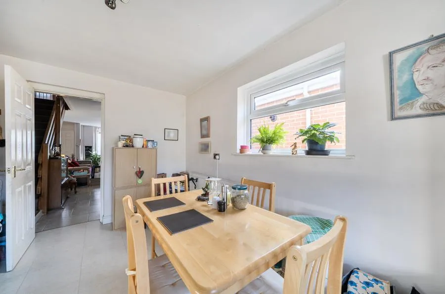 St. Marys Grove, Swindon, SN2, photo 17
