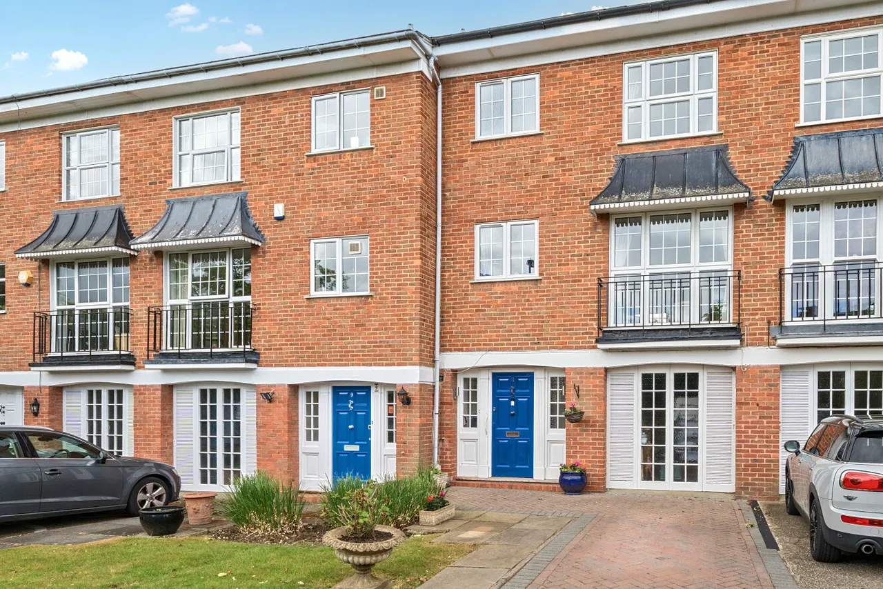 4 bed house for sale — Springpark Drive, Beckenham, BR3