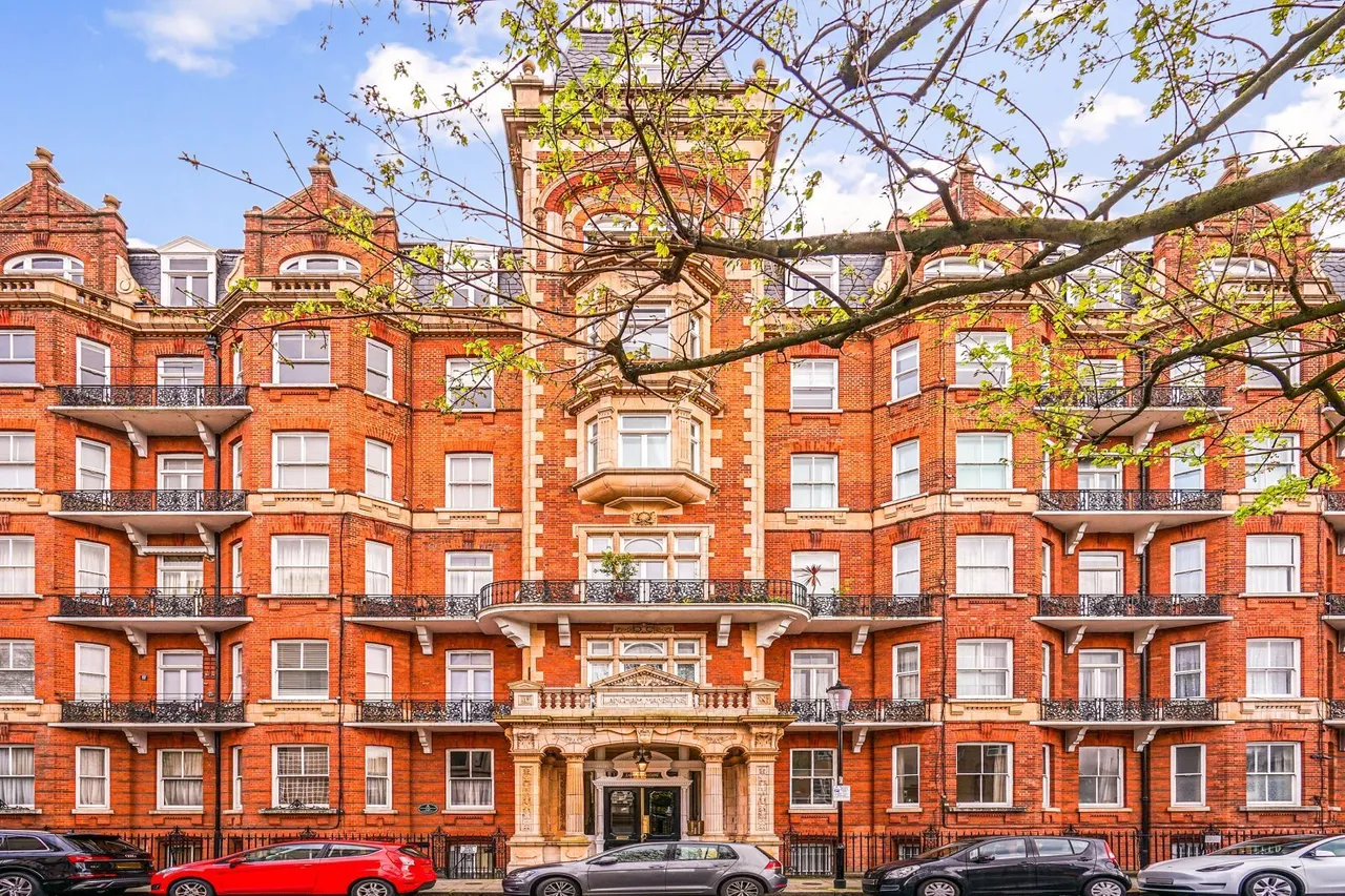 Earls Court Square, Earls Court, SW5, photo 5