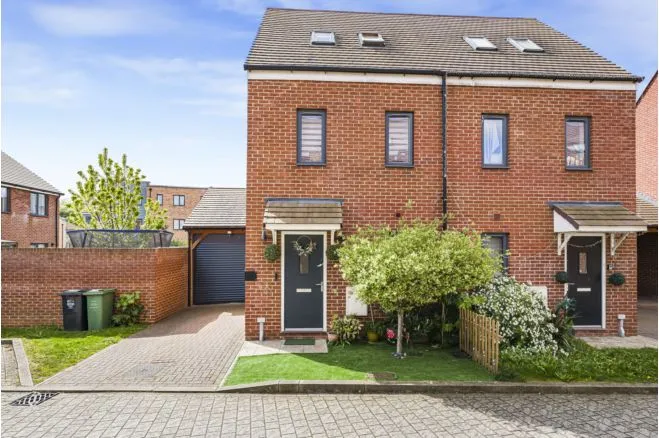 3 bed house for sale — Chalk Dene, Swanscombe