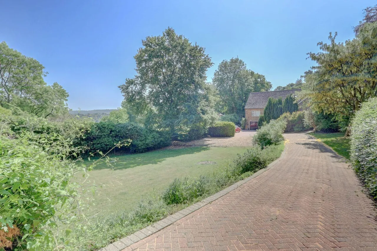 Haw Lane, Bledlow Ridge, HP14, photo 9