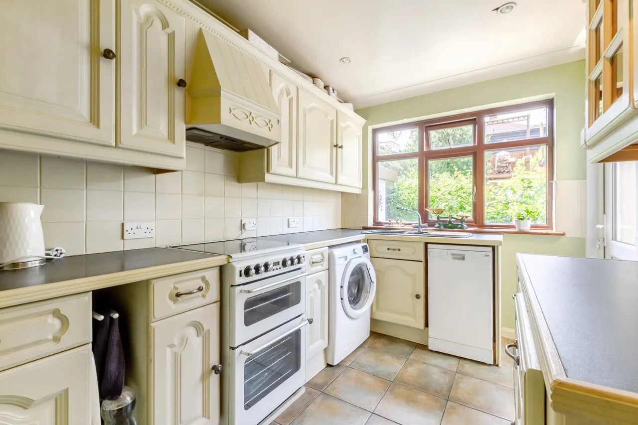 Beechcroft Avenue, Bexleyheath, photo 5