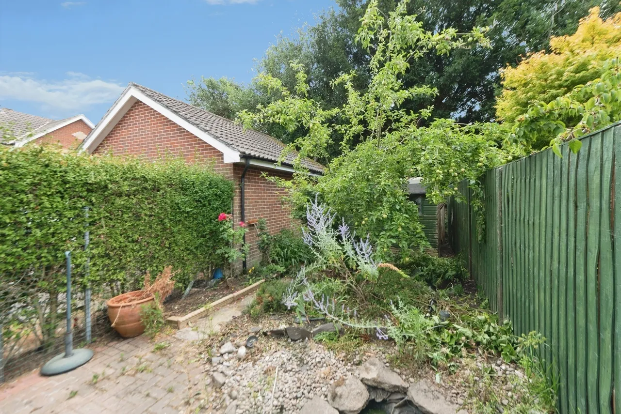 St. Faiths Close, Gosport, PO12, photo 5