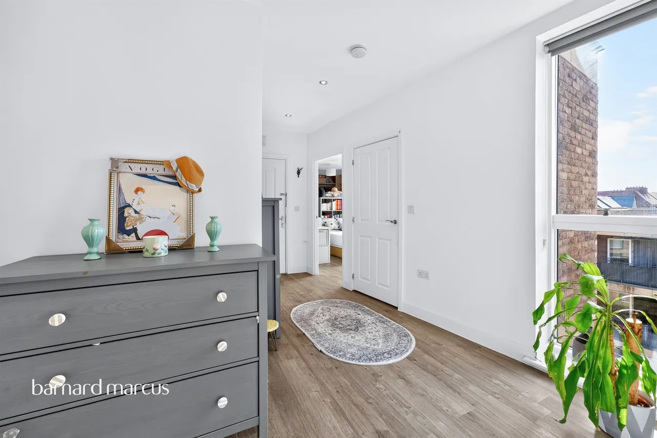 Henry Darlot Drive, London, NW7, photo 10