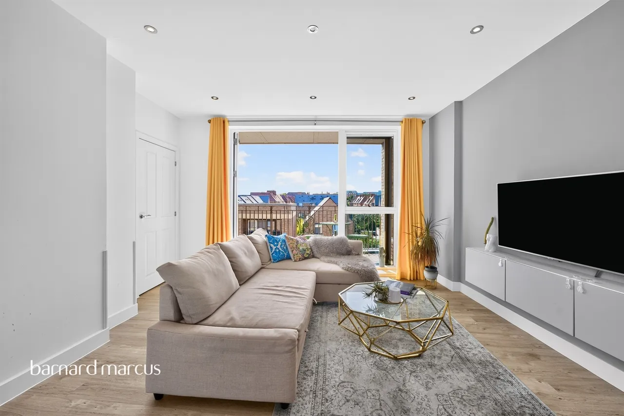 Henry Darlot Drive, London, NW7, photo 6